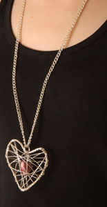 Have A Heart, Purple, halsband i gruppen Halsband hos Anna Veronica Design Collection (HA0172)